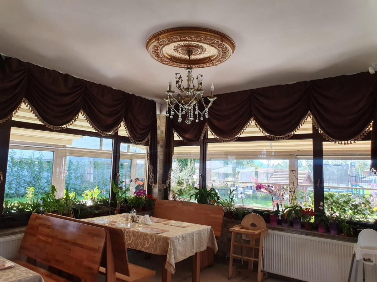 Sultan Mehmet Pensiune & Restaurant Braşov Buitenkant foto